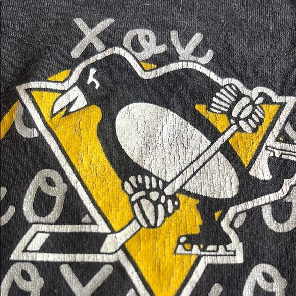 NHL Pittsburgh Penguins Short Sleeve Tee with Heart Design - Picture 3 of 5
